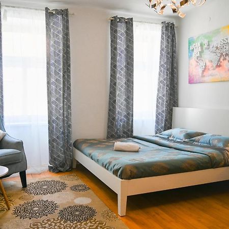 Backpacker Apartment Bahnhof Вена Экстерьер фото