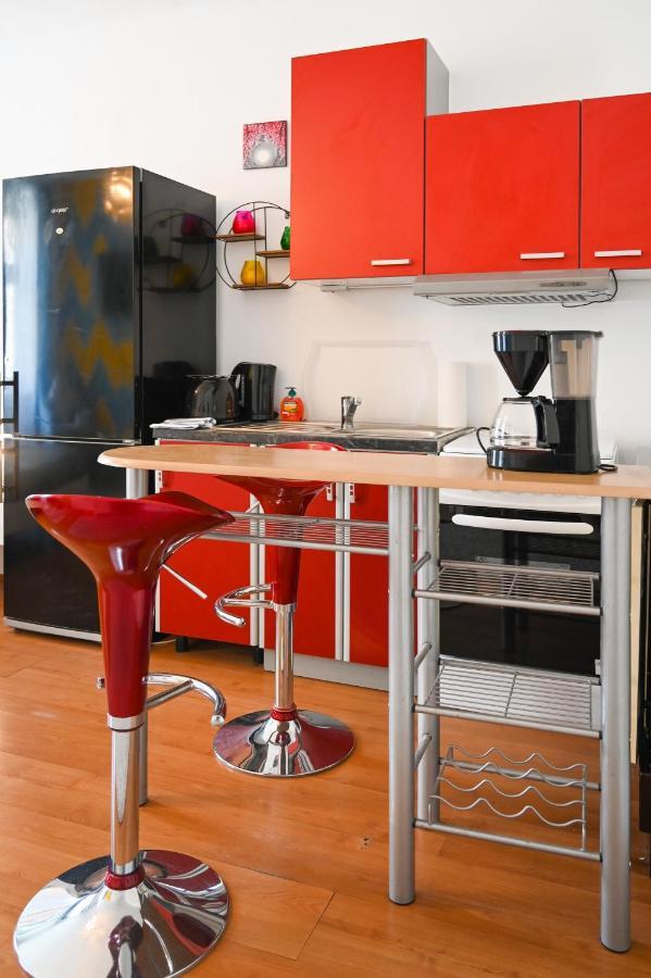 Backpacker Apartment Bahnhof Вена Экстерьер фото